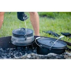 Campfire Pre Seasoned Cast Iron Camp Oven 10 Quart 7 Campfire Pre Seasoned Cast Iron Camp Oven 10 Quart -SeaToSummit sales BCF 213610 03 hi res