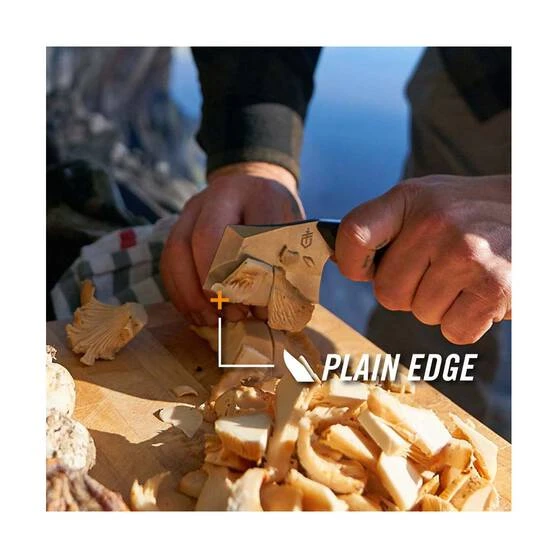 Gerber Tri-Tip Mini Cleaver Black-Green 4 Gerber Tri-Tip Mini Cleaver Black-Green - Image 2